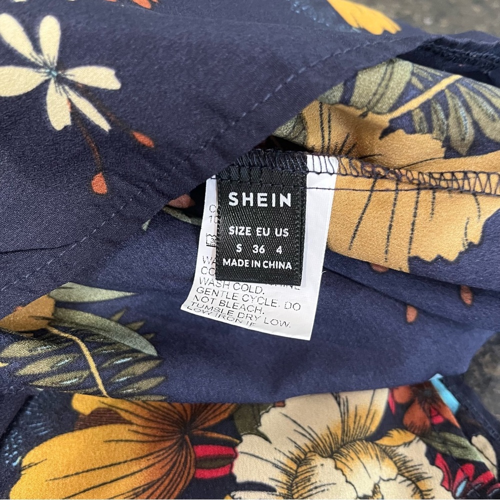 Navy Blue Earth Toned Floral Tie-Front Oversized Women's Kimono Beach Cover-up - Picture 7 of 8